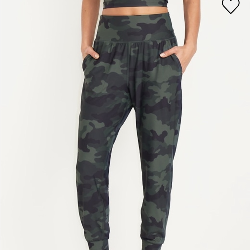 Camo High-Waist Jogger Pants - Green Camo